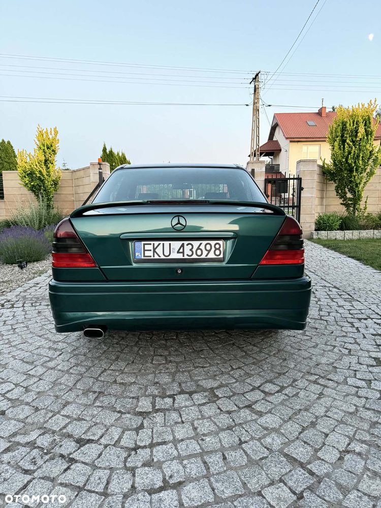 Mercedes-Benz Klasa C 180 T Sport - 2