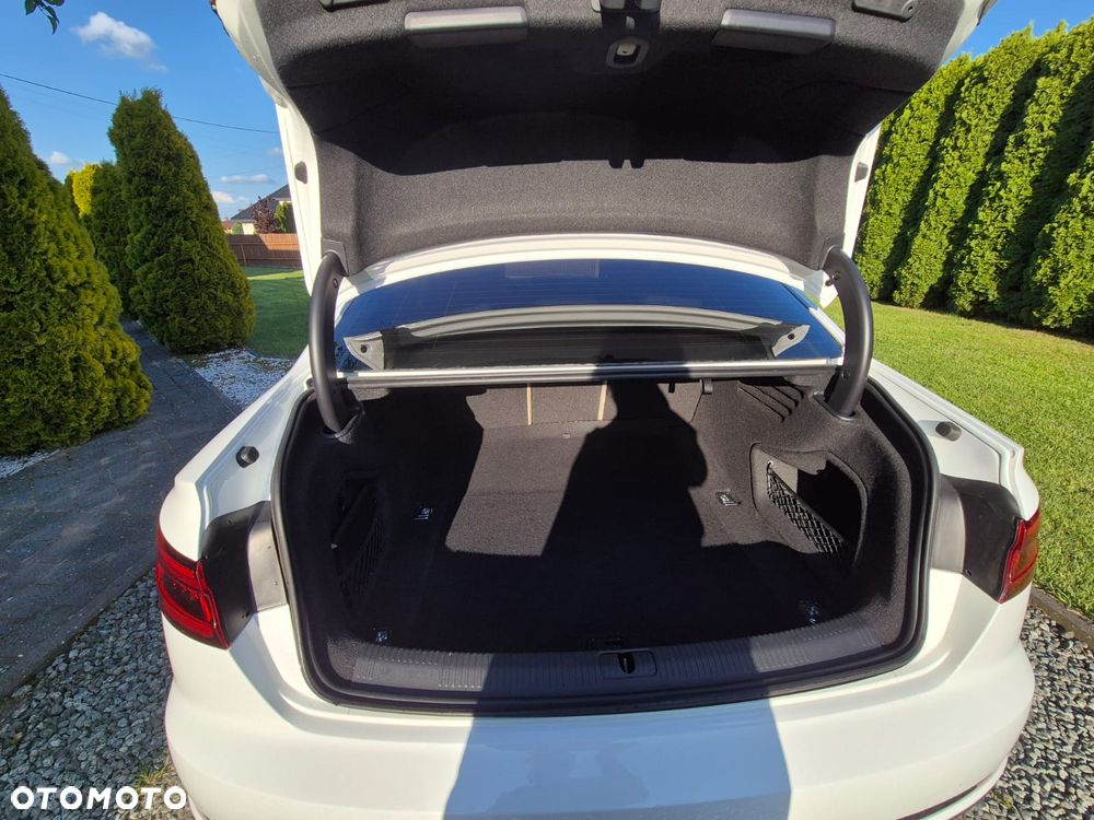 Audi A4 Limousine 2.0 TFSI ultra S tronic sport - 11