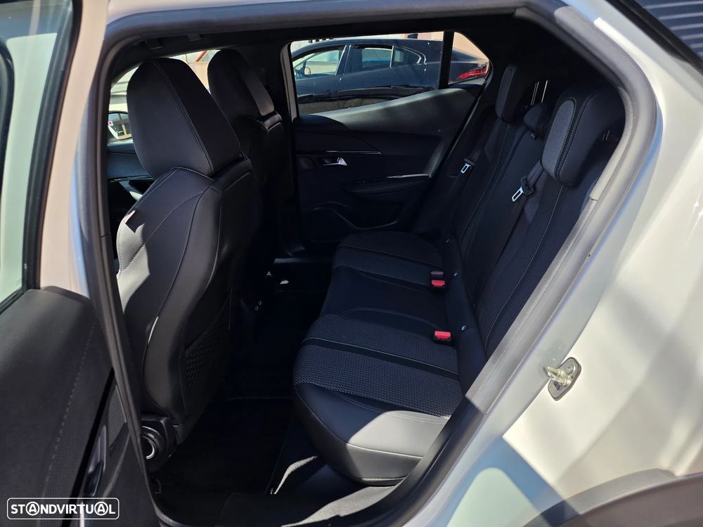 Peugeot 2008 1.2 PureTech GT Line EAT8 - 27