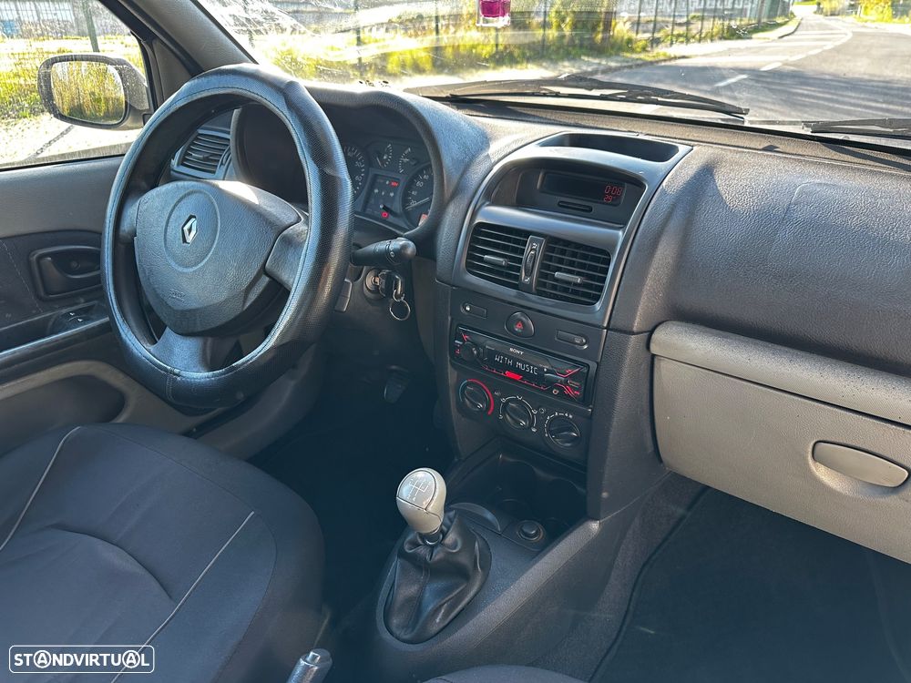Renault Clio 1.2 16V Confort Dynamique - 10