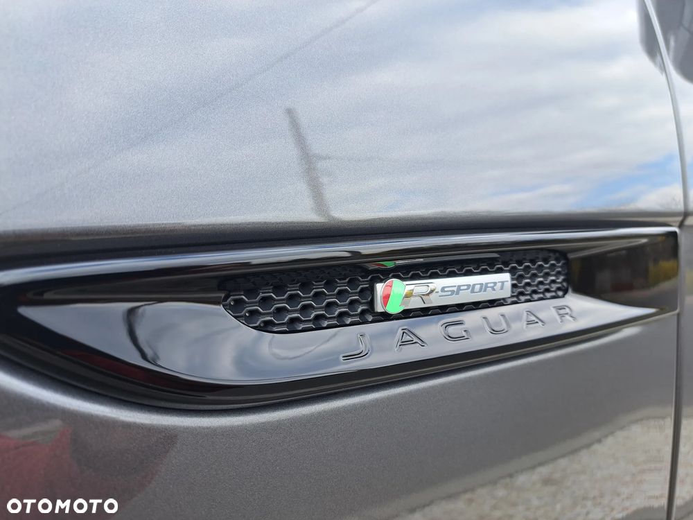 Jaguar XF P250 R-Dynamic SE - 13