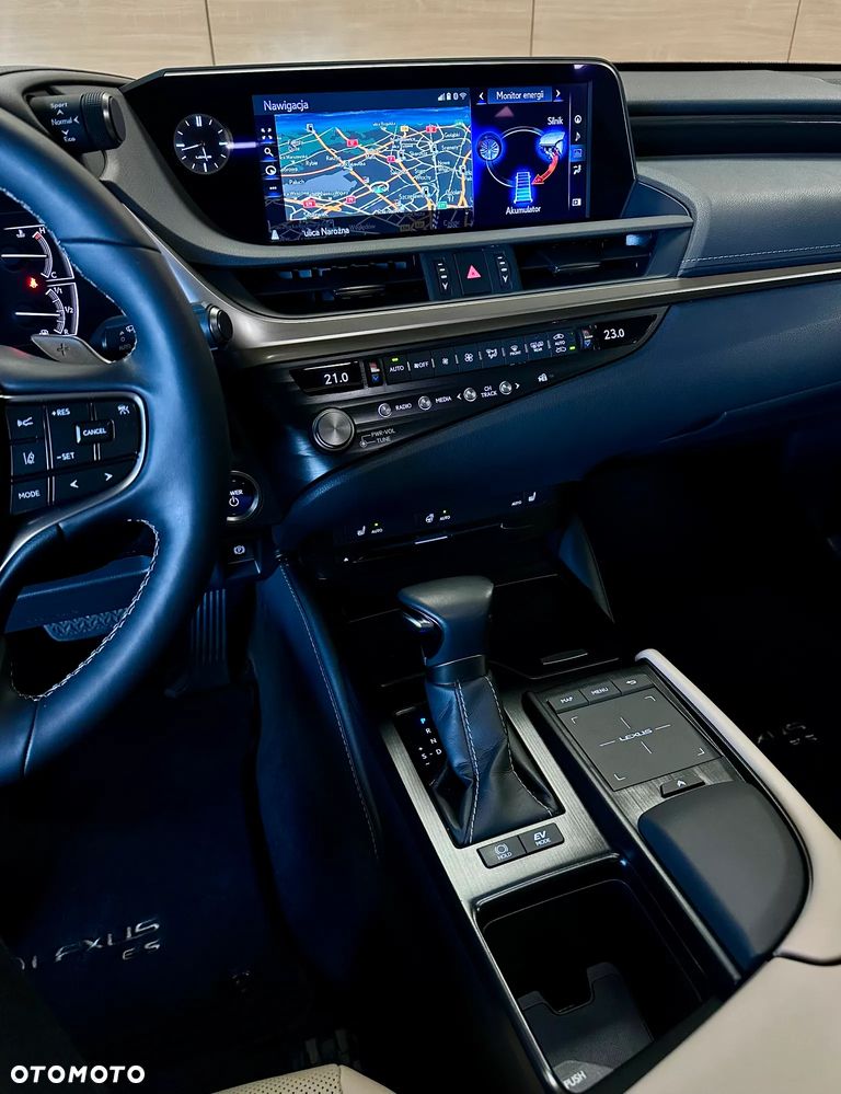 Lexus ES 300h Business Edition + - 16