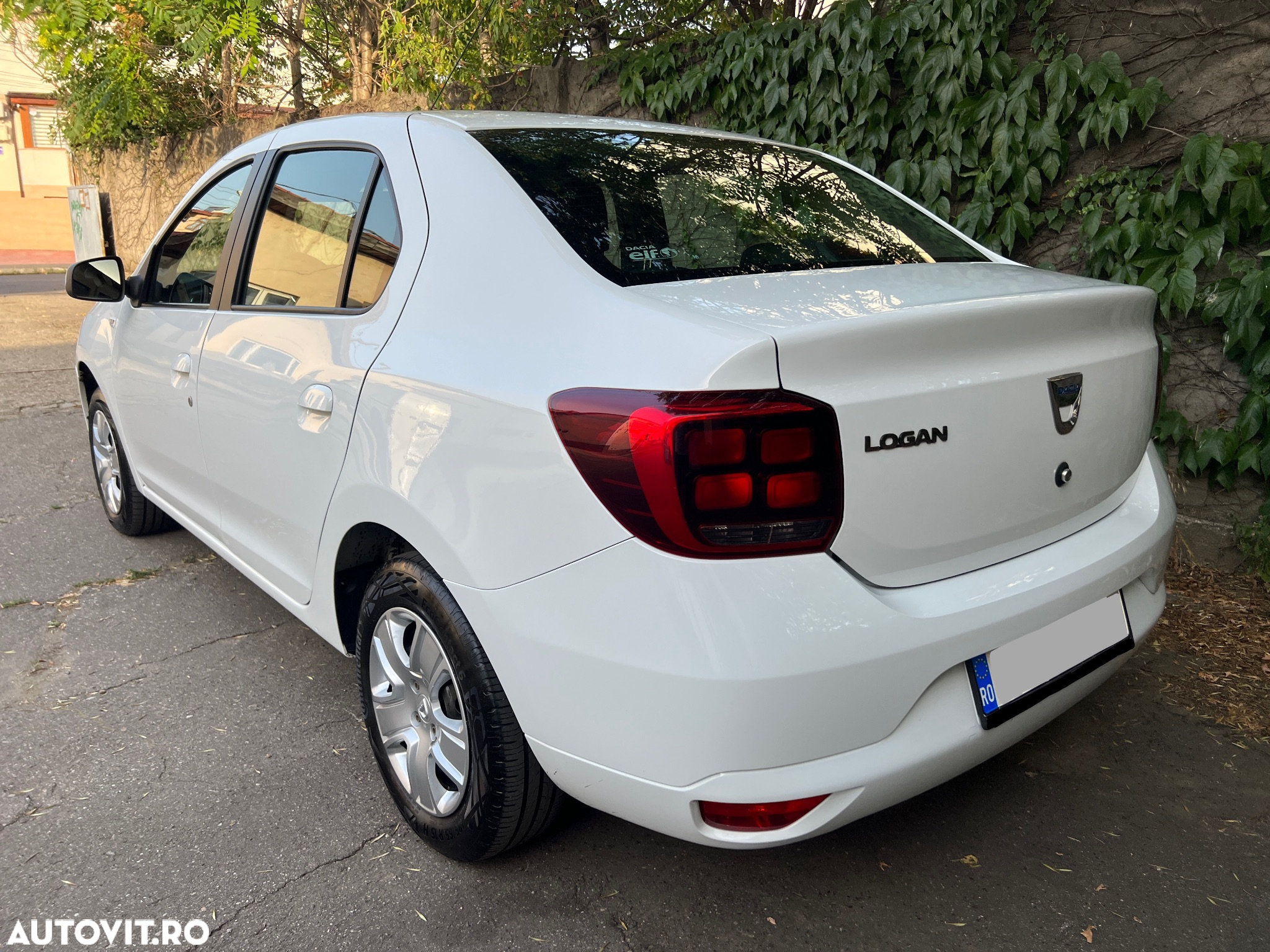 Dacia Logan 1.0 SCe Ambiance - 10