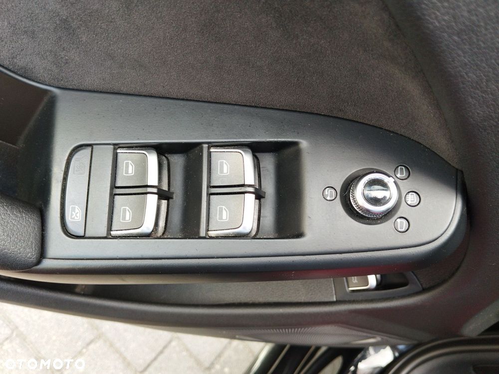 Audi A4 Avant 2.0 TDI Quattro S tronic - 14