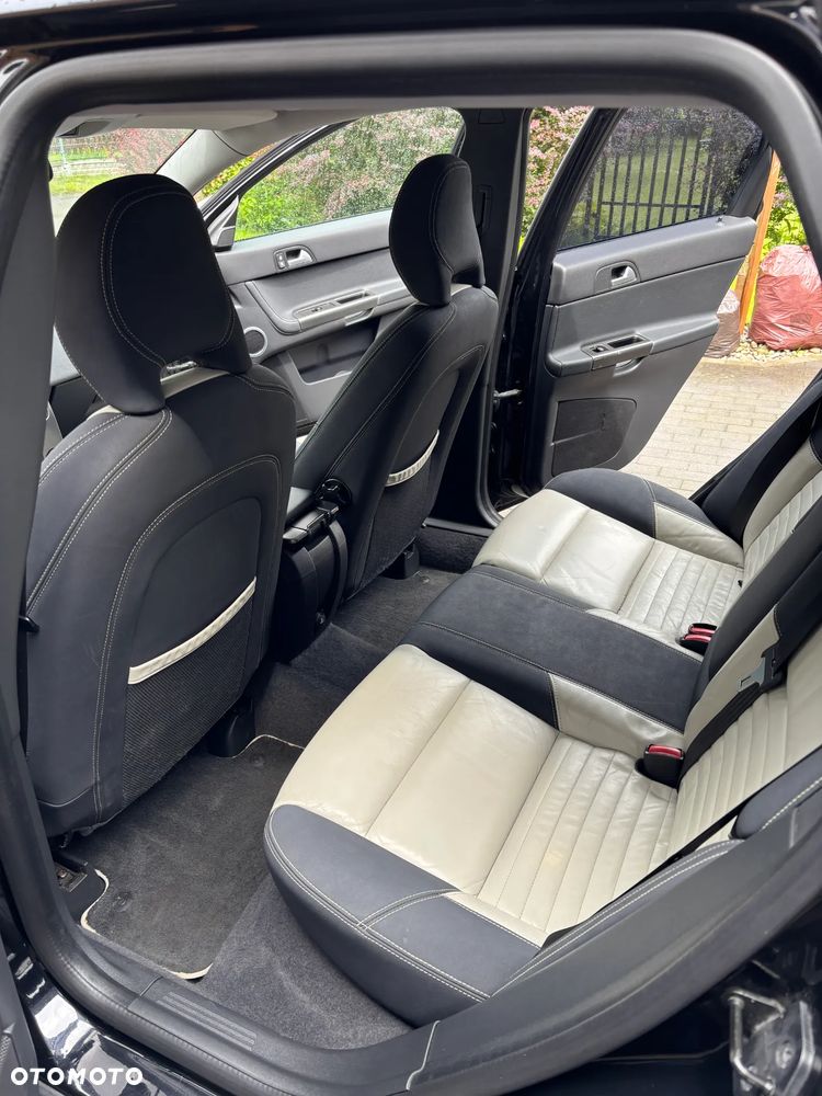 Volvo V50 D5 R-Design Summum - 16