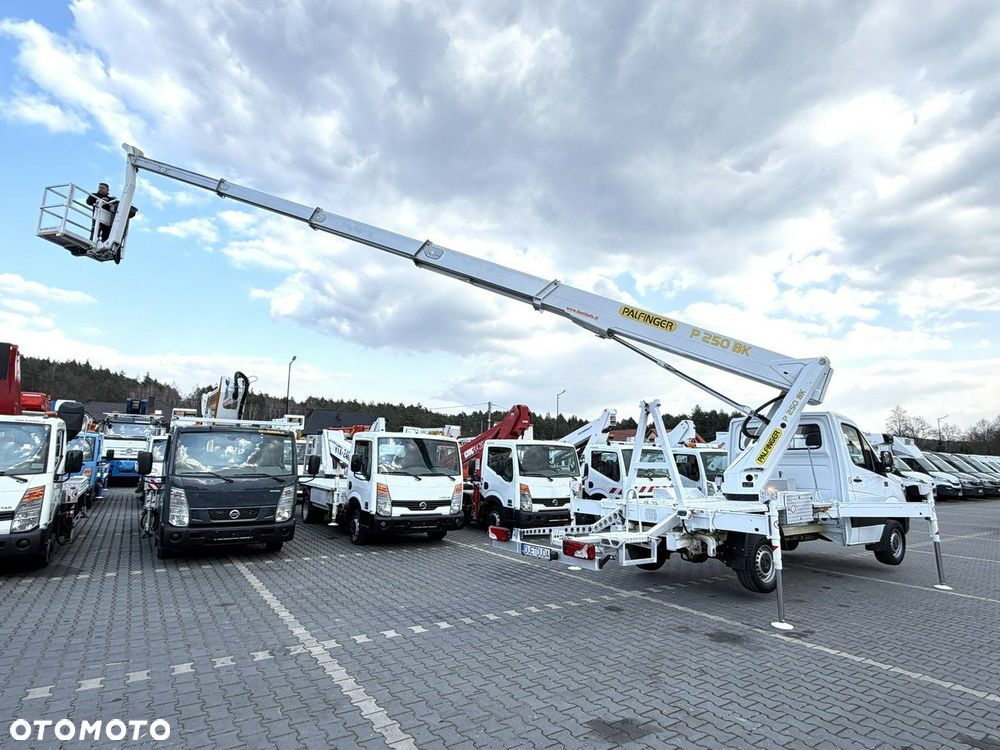 Mercedes-Benz Sprinter - 16