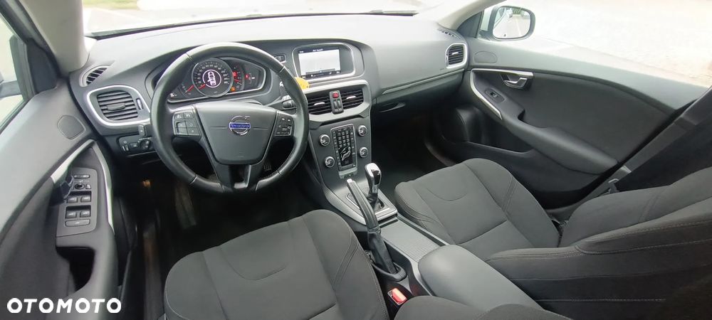 Volvo V40 D2 Drive-E Momentum - 26
