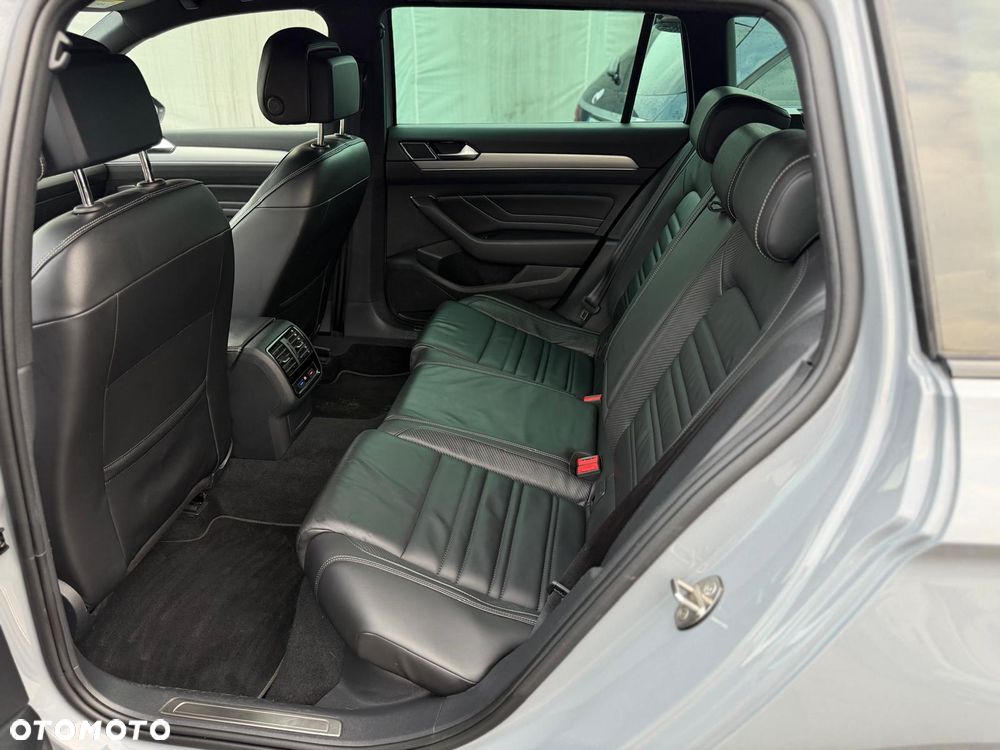 Volkswagen Passat - 24