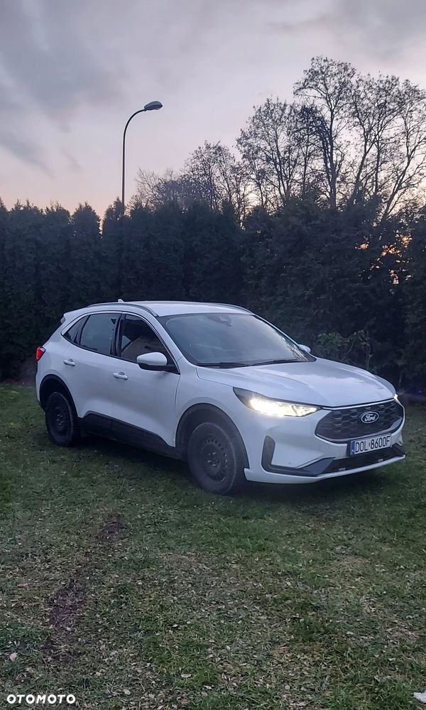 Ford Kuga 2.5 Duratec FHEV TITANIUM - 11