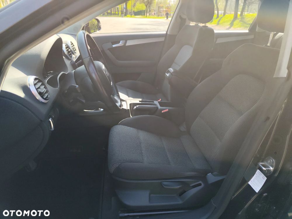 Audi A3 Sportback 1.6 TDI DPF Ambition - 5