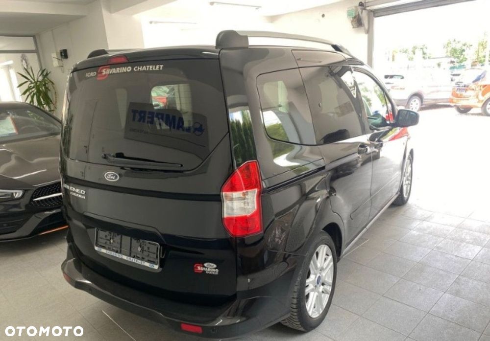 Ford E-Tourneo Courier - 4