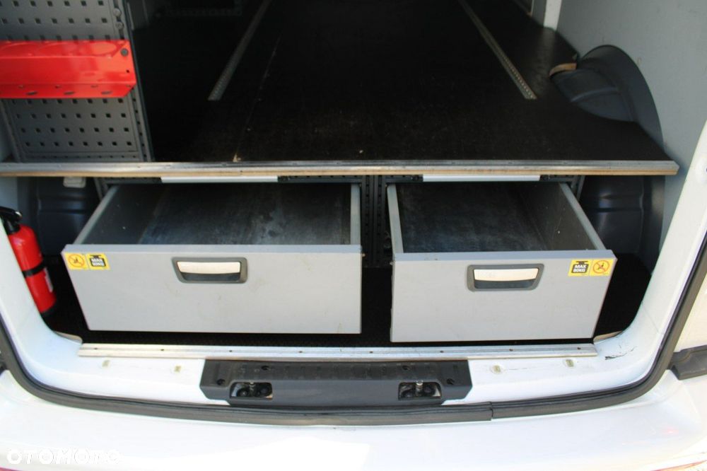 Volkswagen Transporter - 16