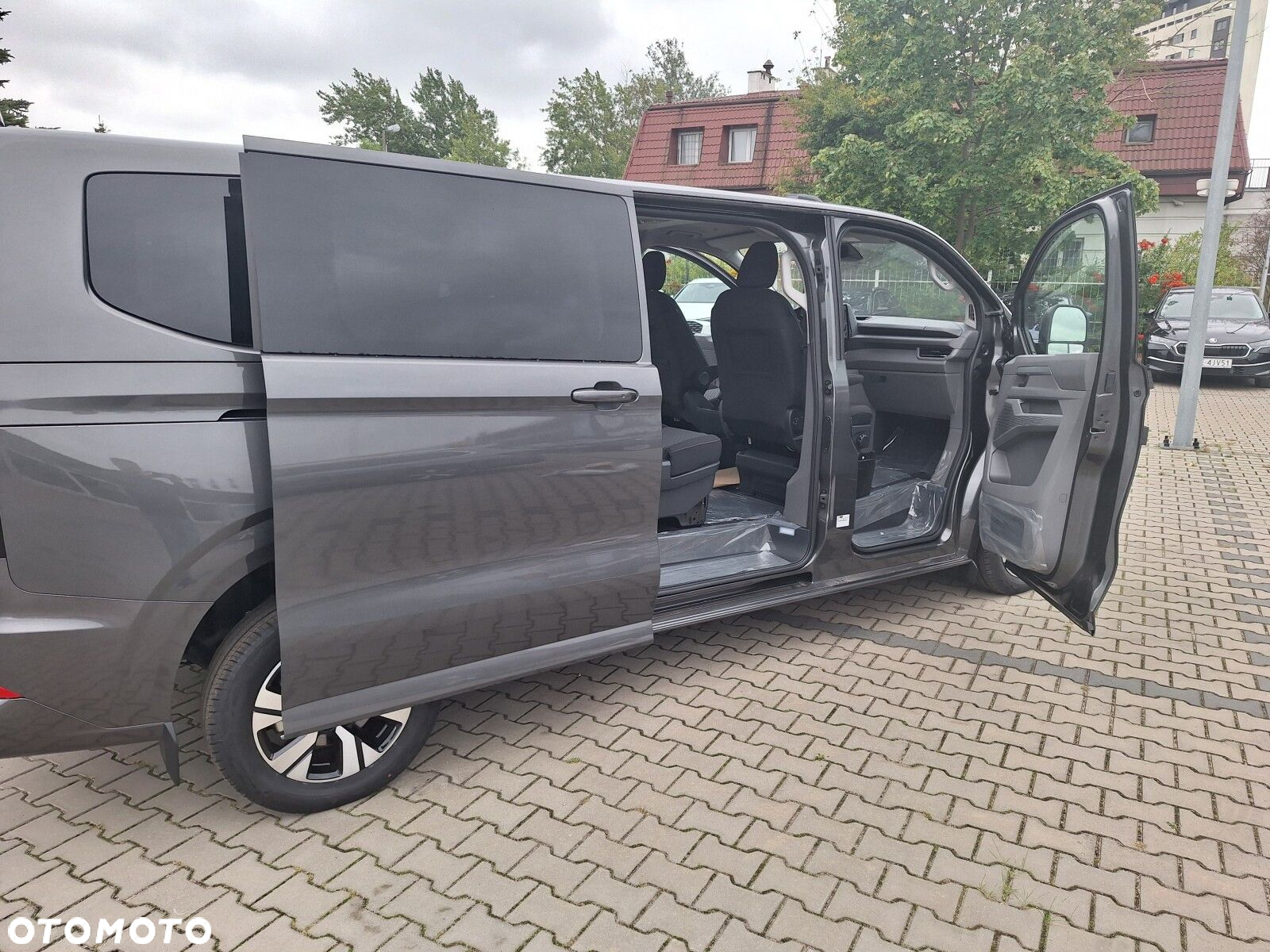 Volkswagen Caravelle - 17