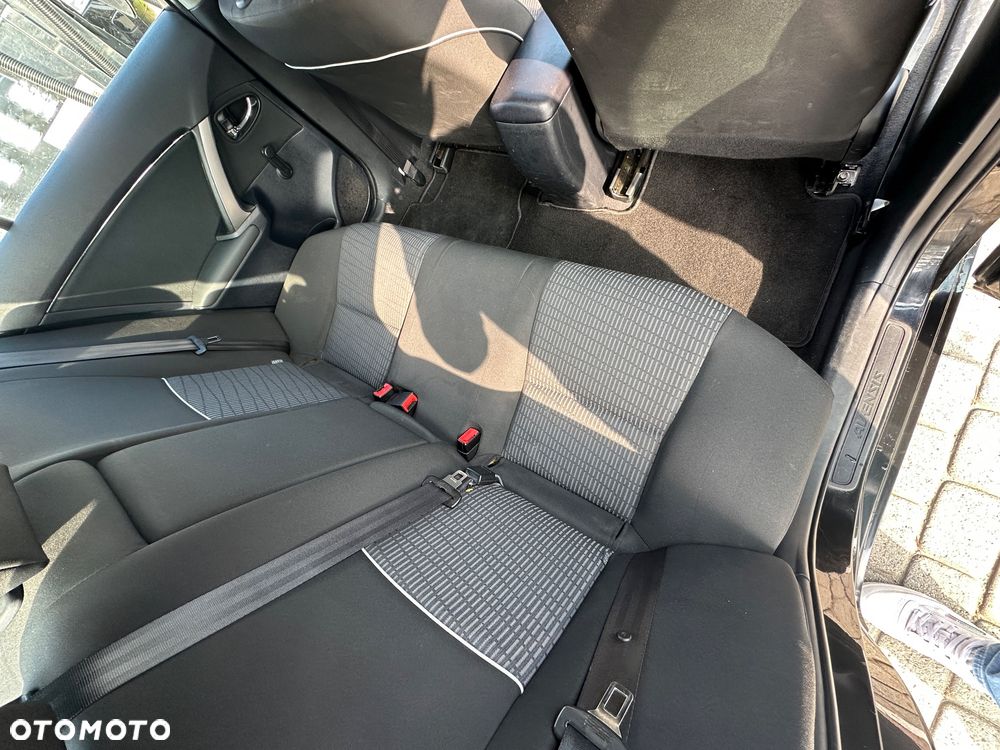 Toyota Avensis 1.6 Life - 8