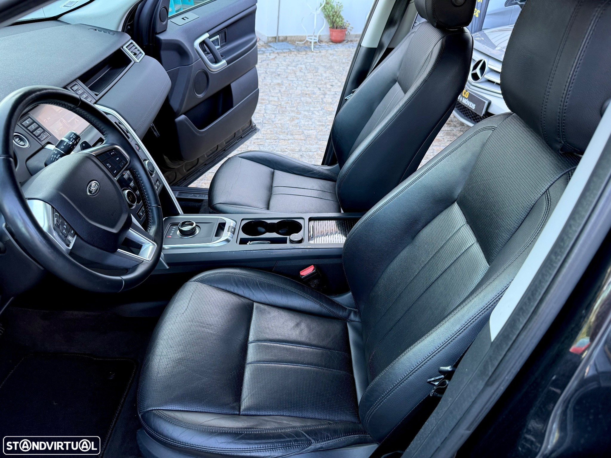 Land Rover Discovery Sport 2.0 TD4 HSE Luxury 7L Auto - 40