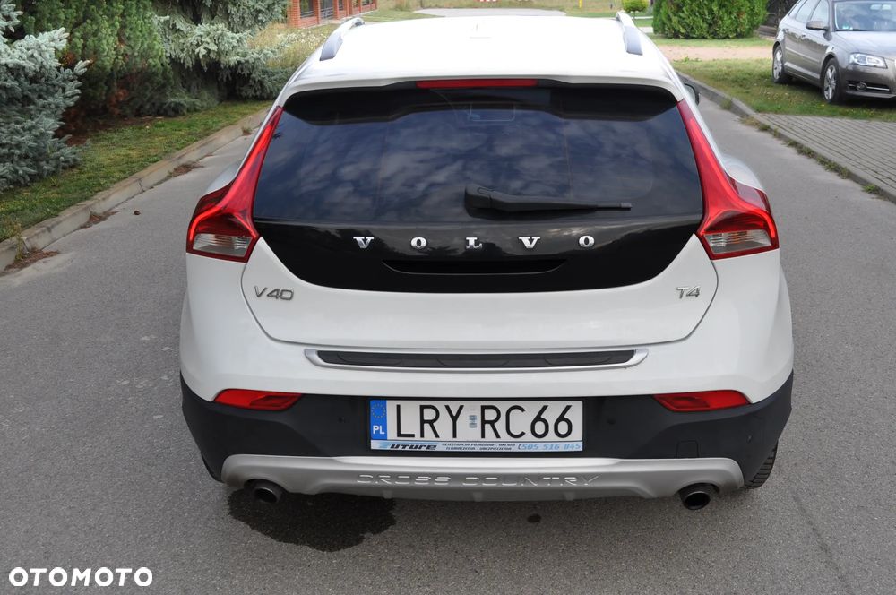 Volvo V40 - 18