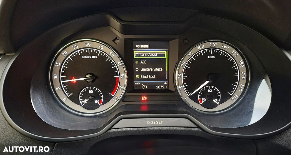 Skoda Octavia 2.0 TDI (Green tec) DSG Style - 40