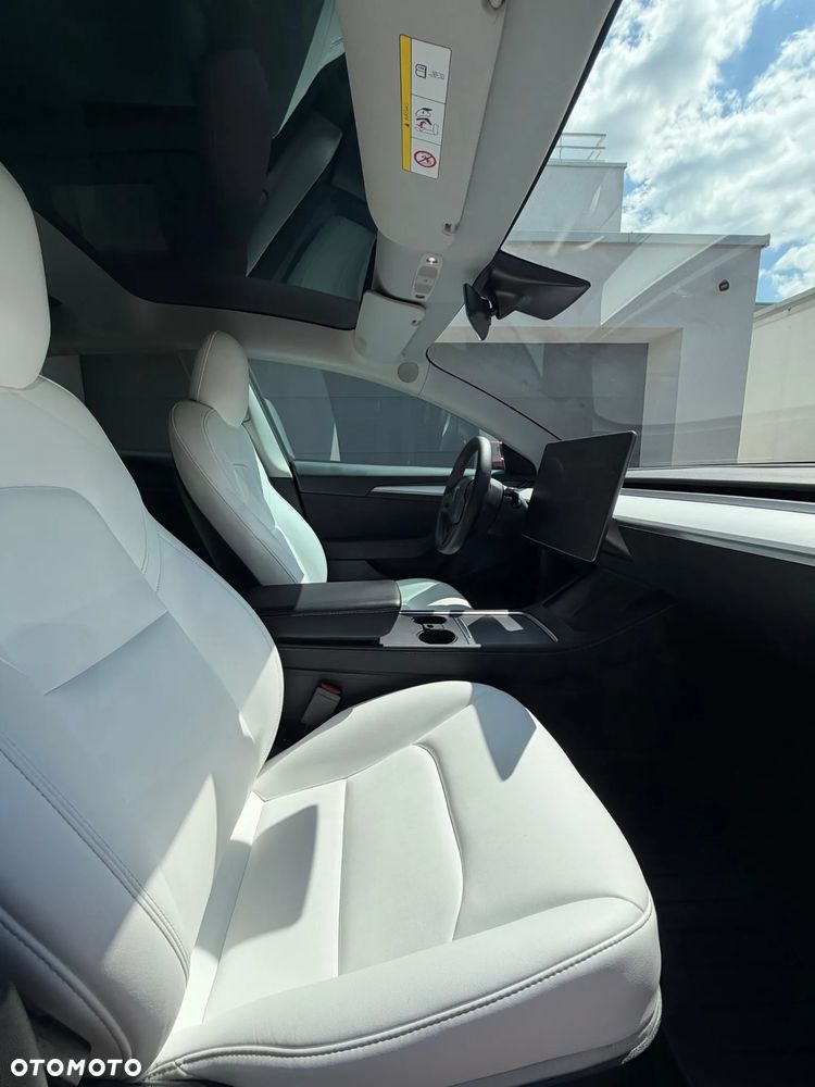 Tesla Model 3 - 17