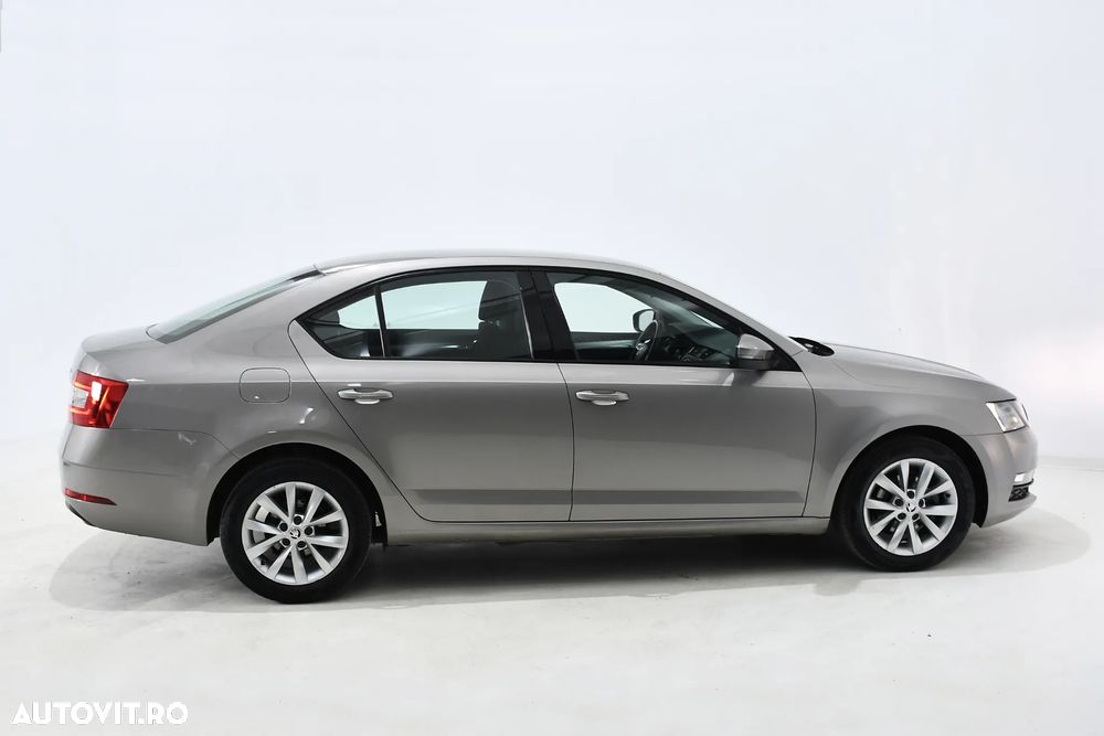 Skoda Octavia - 3