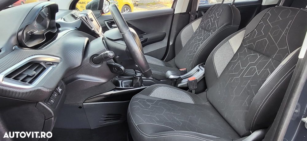 Peugeot 2008 1.2 VTi Access - 33