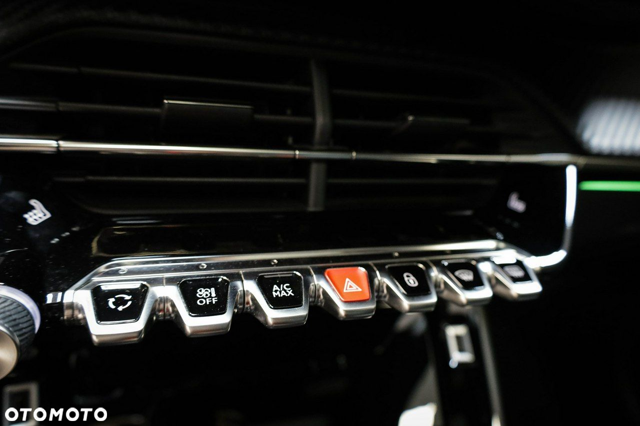 Peugeot 208 - 19