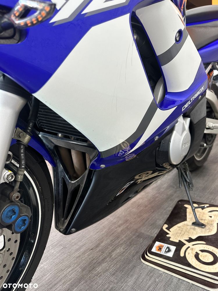 Yamaha R6 - 29