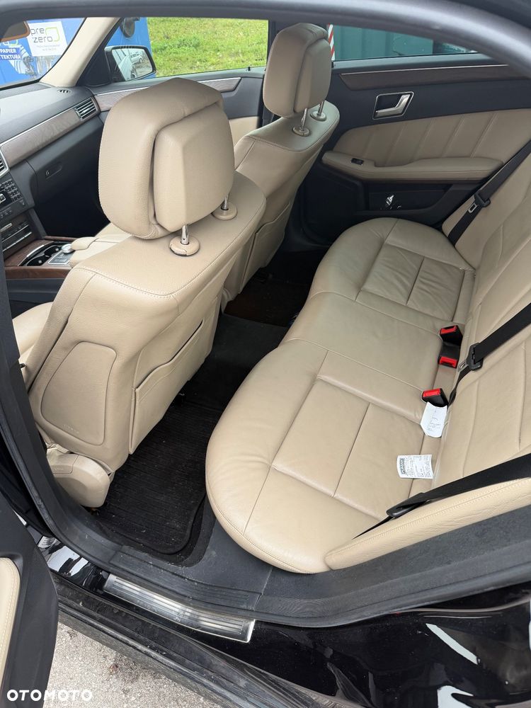 Mercedes-Benz Klasa E 250 CDI 4-Matic BlueEff Avantgarde - 21