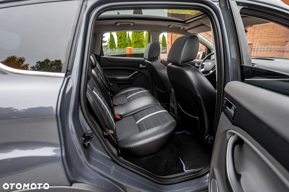 Ford Kuga 2.5 4x4 Titanium - 22