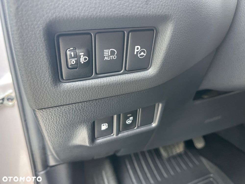 Toyota C-HR 2.0 Hybrid Team Deutschland - 31