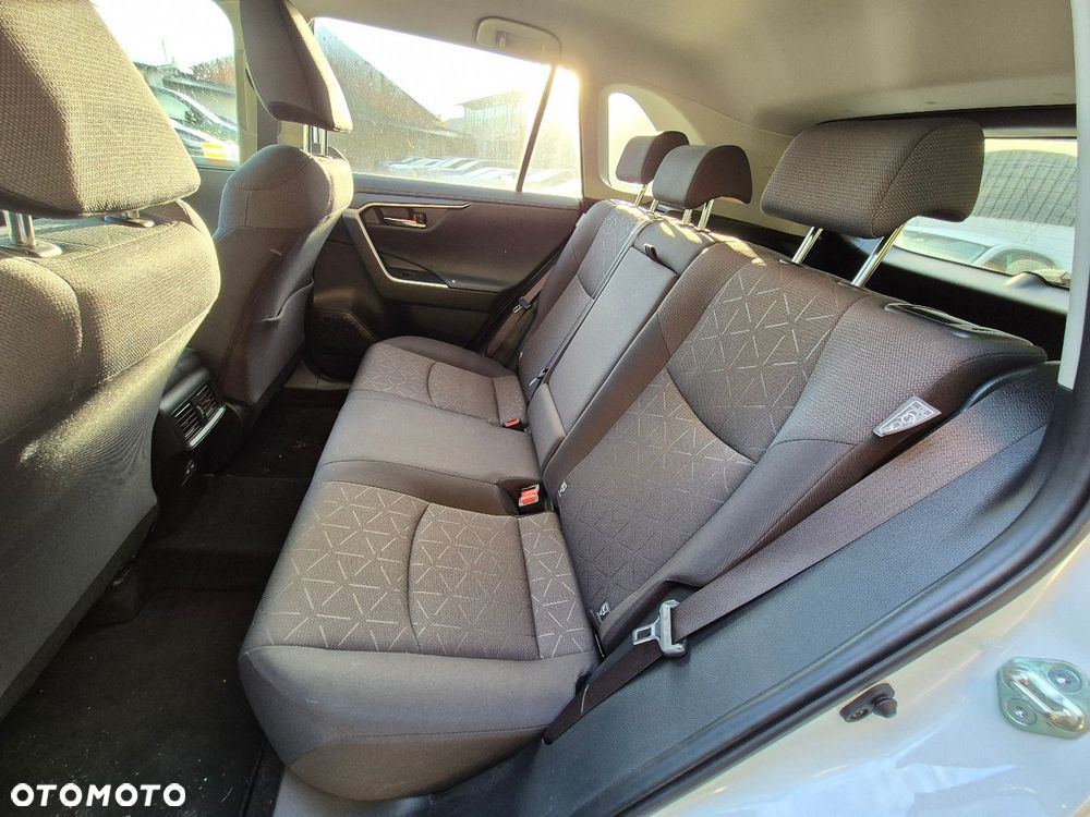 Toyota RAV4 - 8