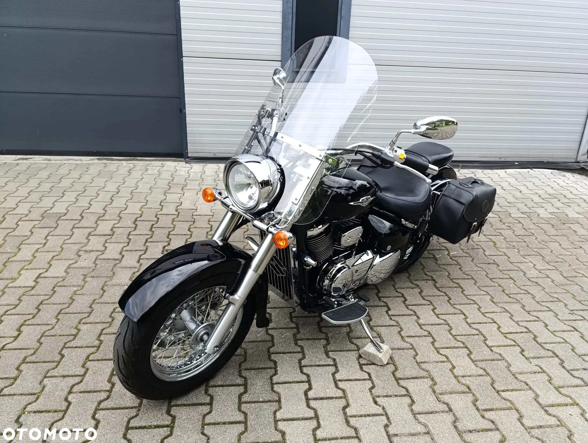 Suzuki Intruder - 10