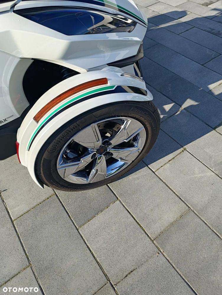 Can-Am Spyder - 9