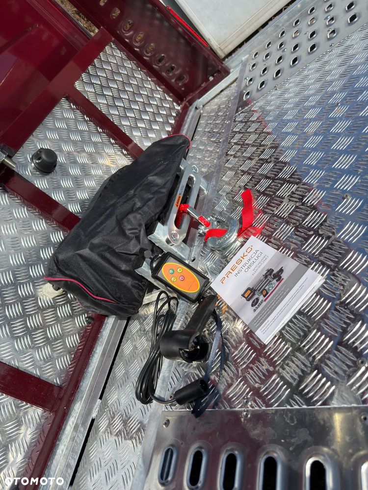 Mercedes-Benz SPRINTER - 15