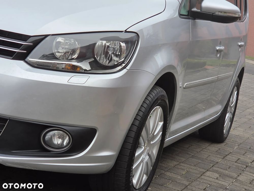 Volkswagen Touran 1.6 TDI DPF BlueMotion Technology DSG Highline - 10