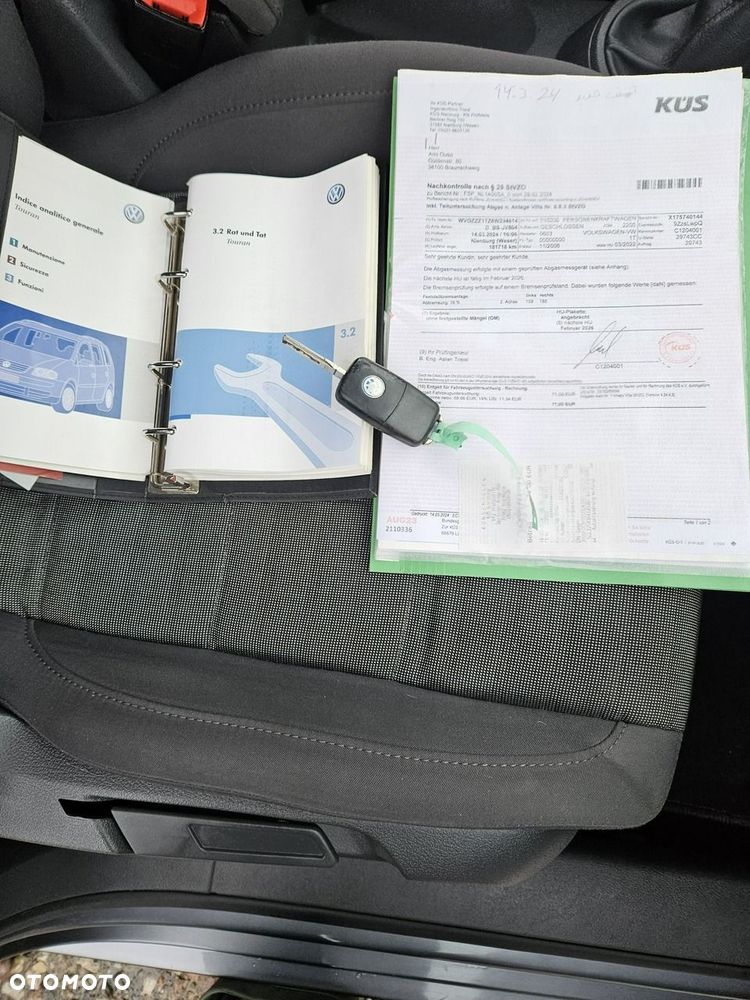 Volkswagen Touran - 19