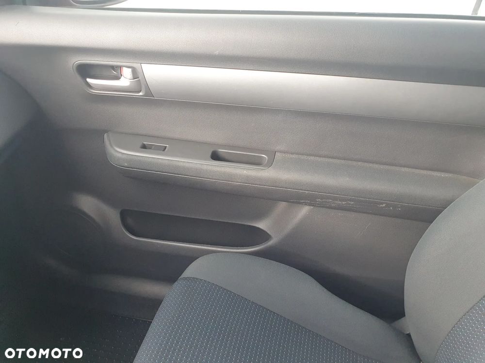 Suzuki Swift 1.3 Club - 18