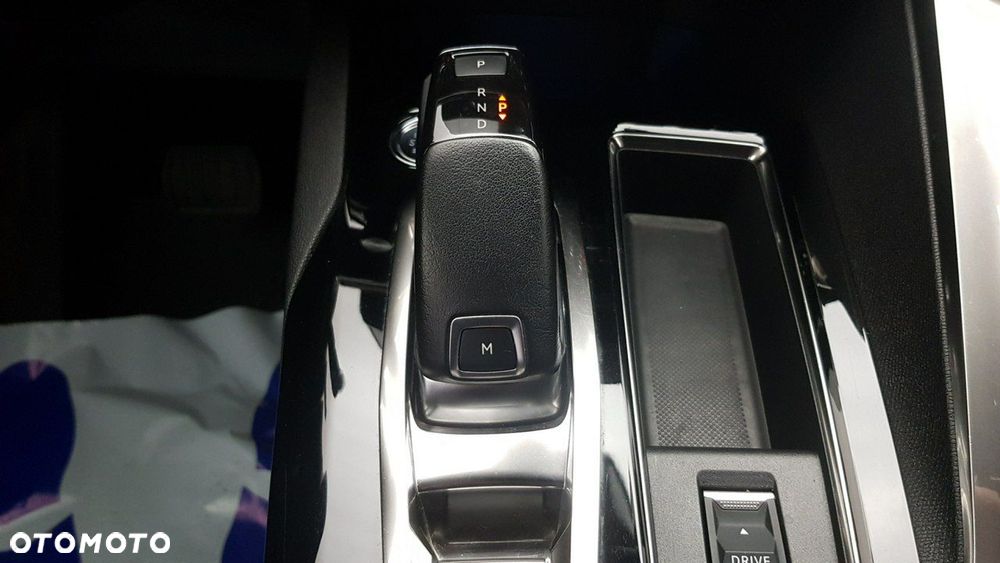 Peugeot 3008 1.5 BlueHDi Allure Pack S&S EAT8 - 26