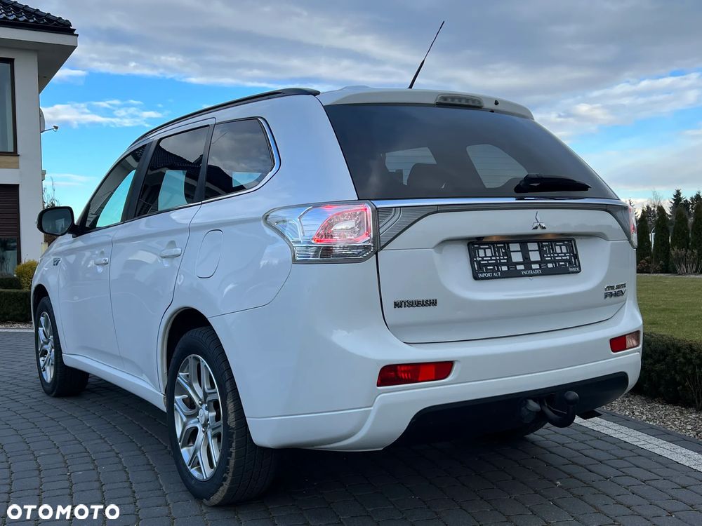 Mitsubishi Outlander 2.0 4WD Plus - 3