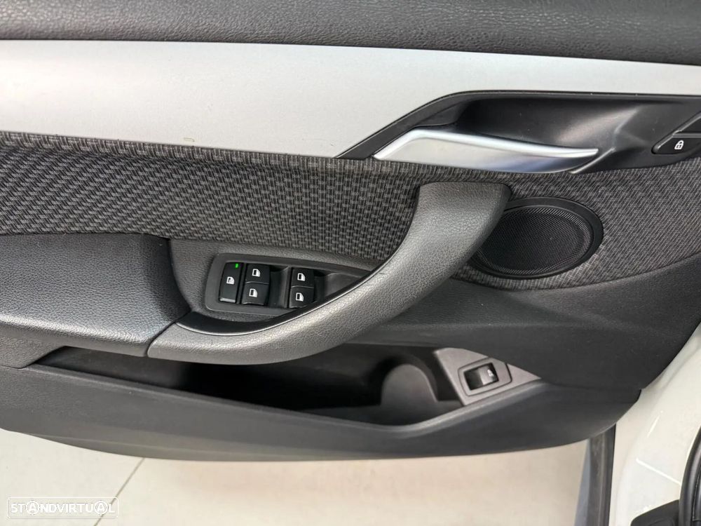 BMW X1 18 d sDrive - 12