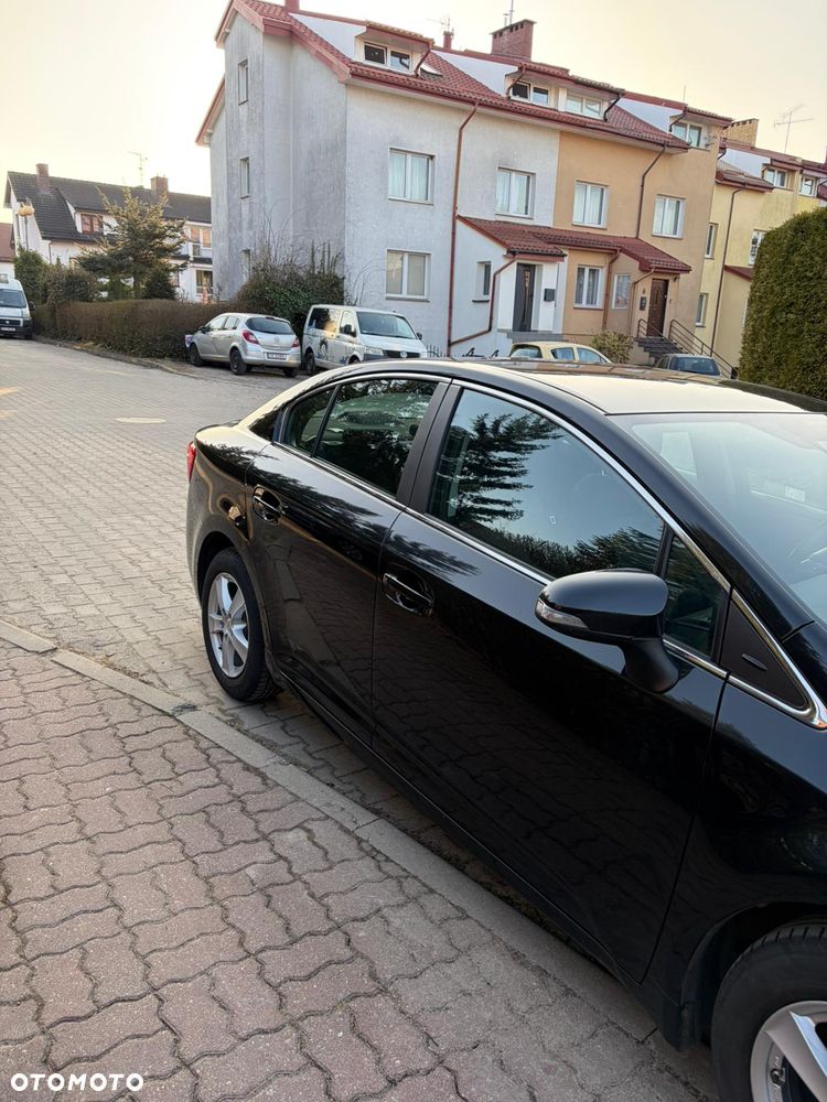 Toyota Avensis 1.6 Active - 17