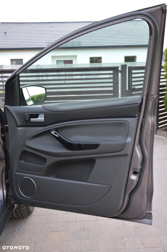Ford Kuga 2.0 TDCi 4x4 Titanium - 19