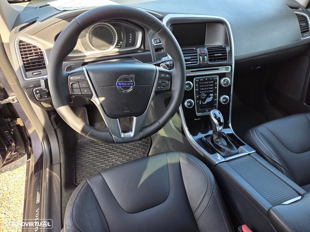 Volvo XC 60 2.0 D4 Momentum Plus Geartronic - 18