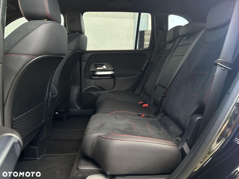 Mercedes-Benz GLB - 18