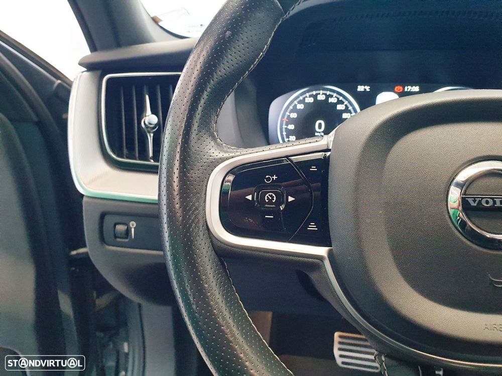 Volvo XC 60 2.0 D4 R-Design Geartronic - 14