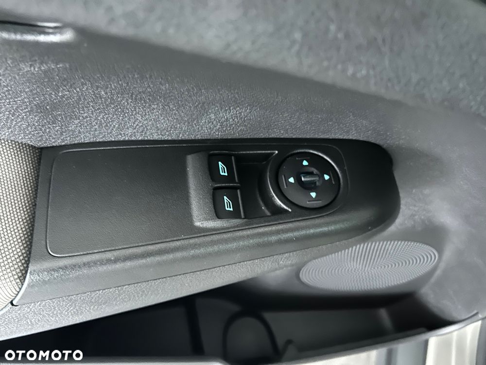 Ford Tourneo Courier 1.0 EcoBoost S&S Ambiente - 17