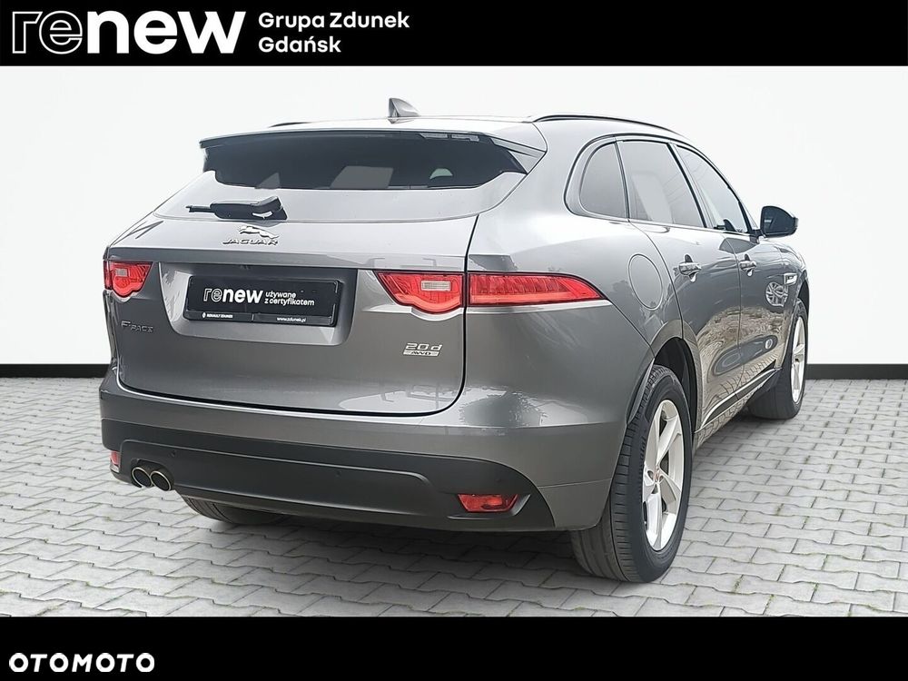 Jaguar F-Pace - 9
