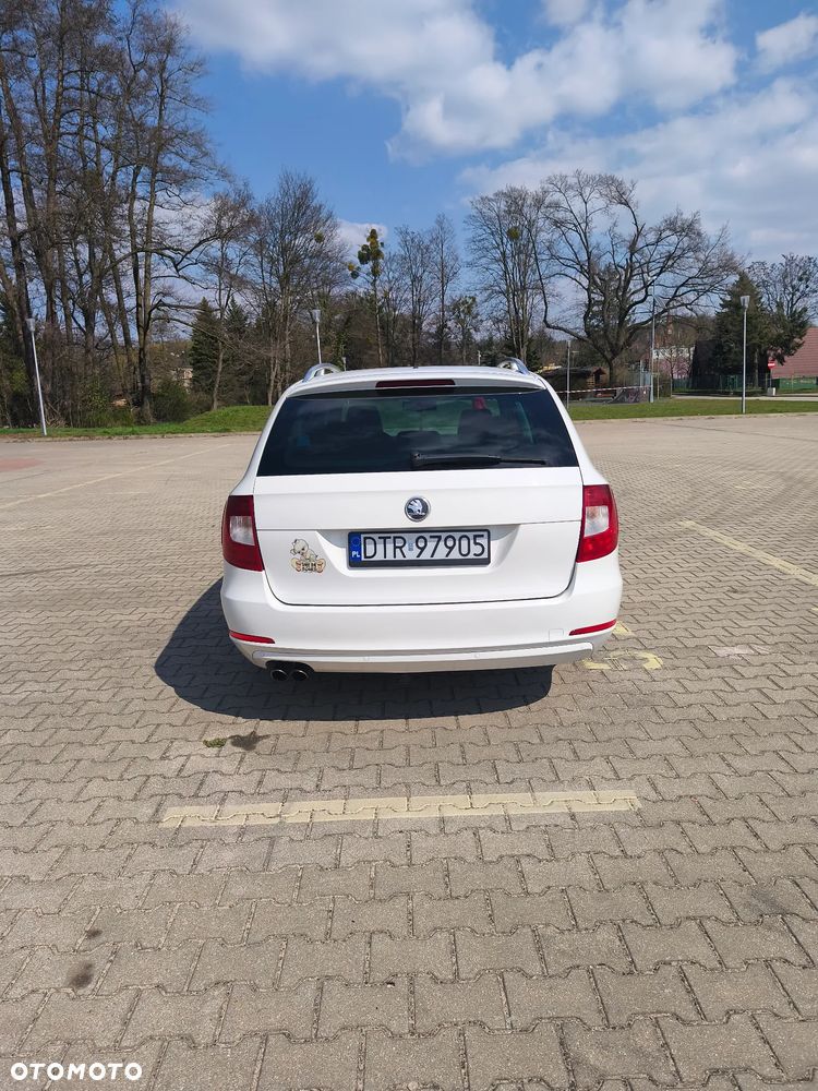 Skoda Superb 2.0 TDI DSG Exclusive - 4