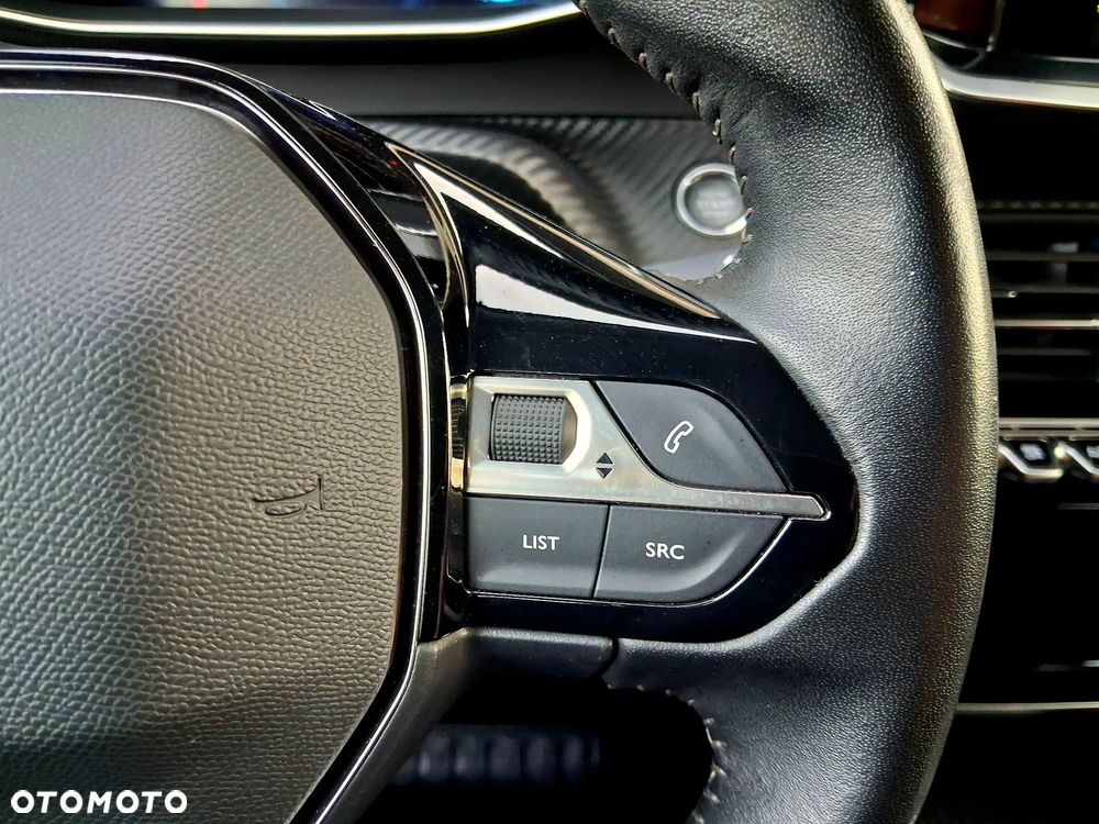 Peugeot 2008 PureTech 130 GT Pack - 24