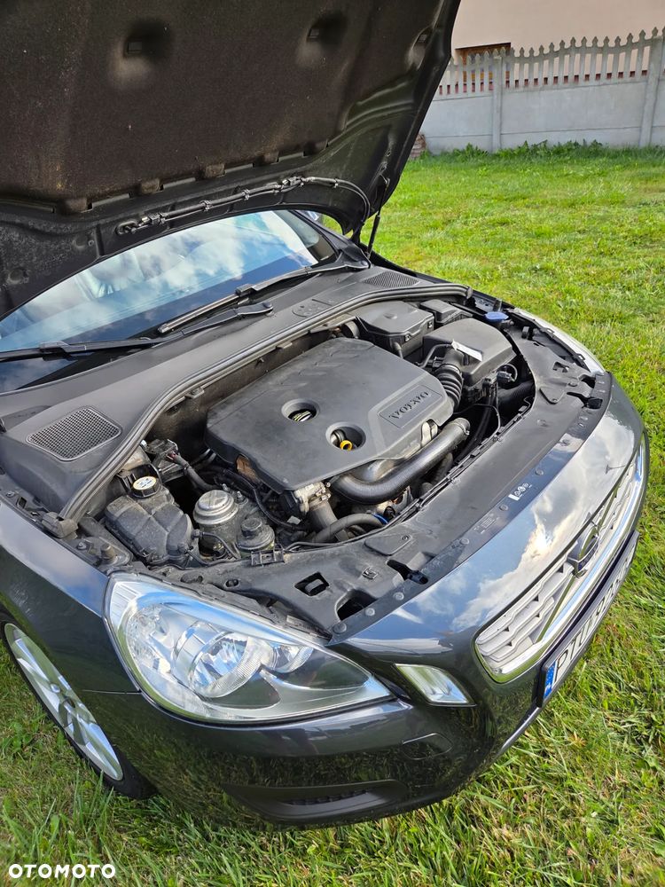 Volvo V60 D2 Momentum - 22