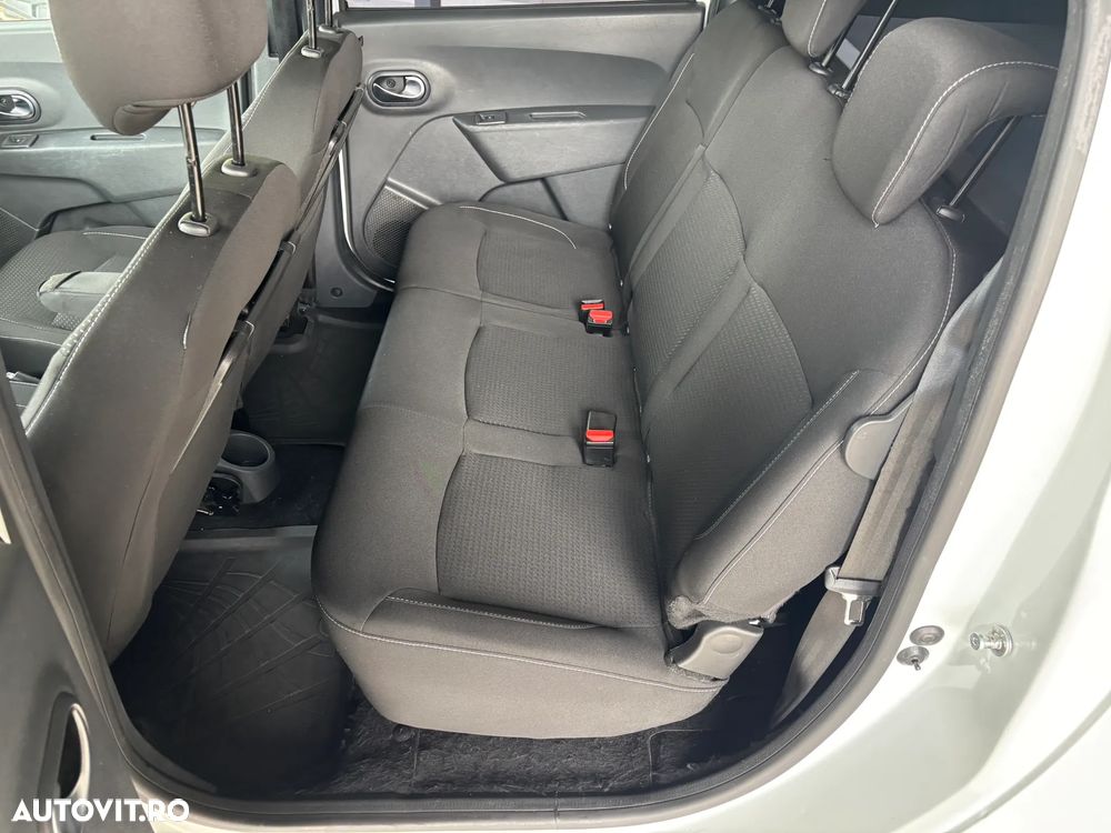 Dacia Lodgy 1.5 Blue dCi Laureate - 28